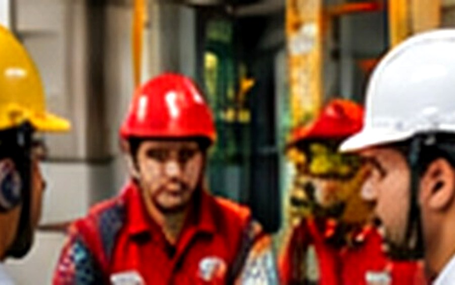 Imagem ilustrativa de profissionais em atividade: NR 18 - Segurança na Construção Civil